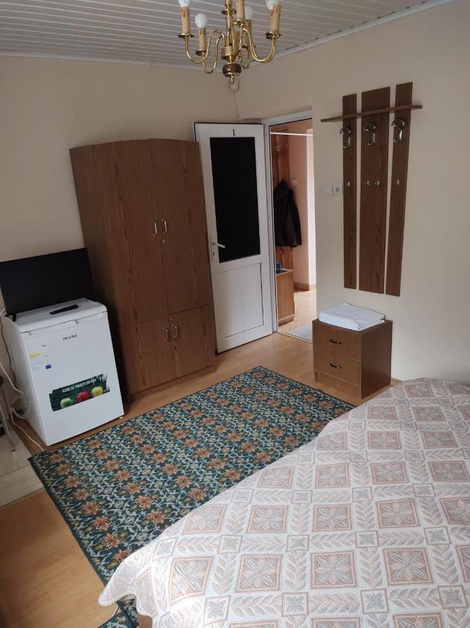 Pensiunea Casa Didina บาเคา ภายนอก รูปภาพ
