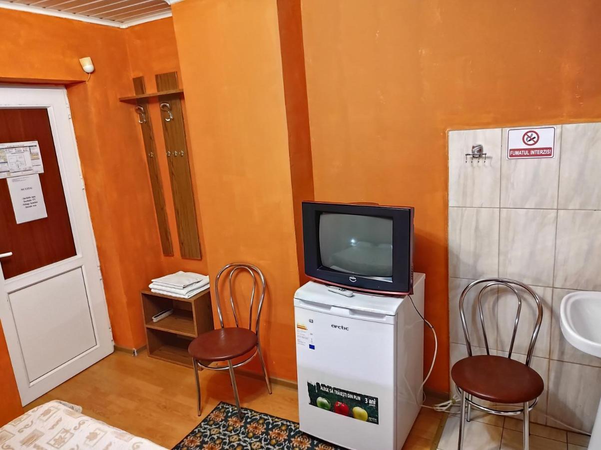 Pensiunea Casa Didina บาเคา ภายนอก รูปภาพ